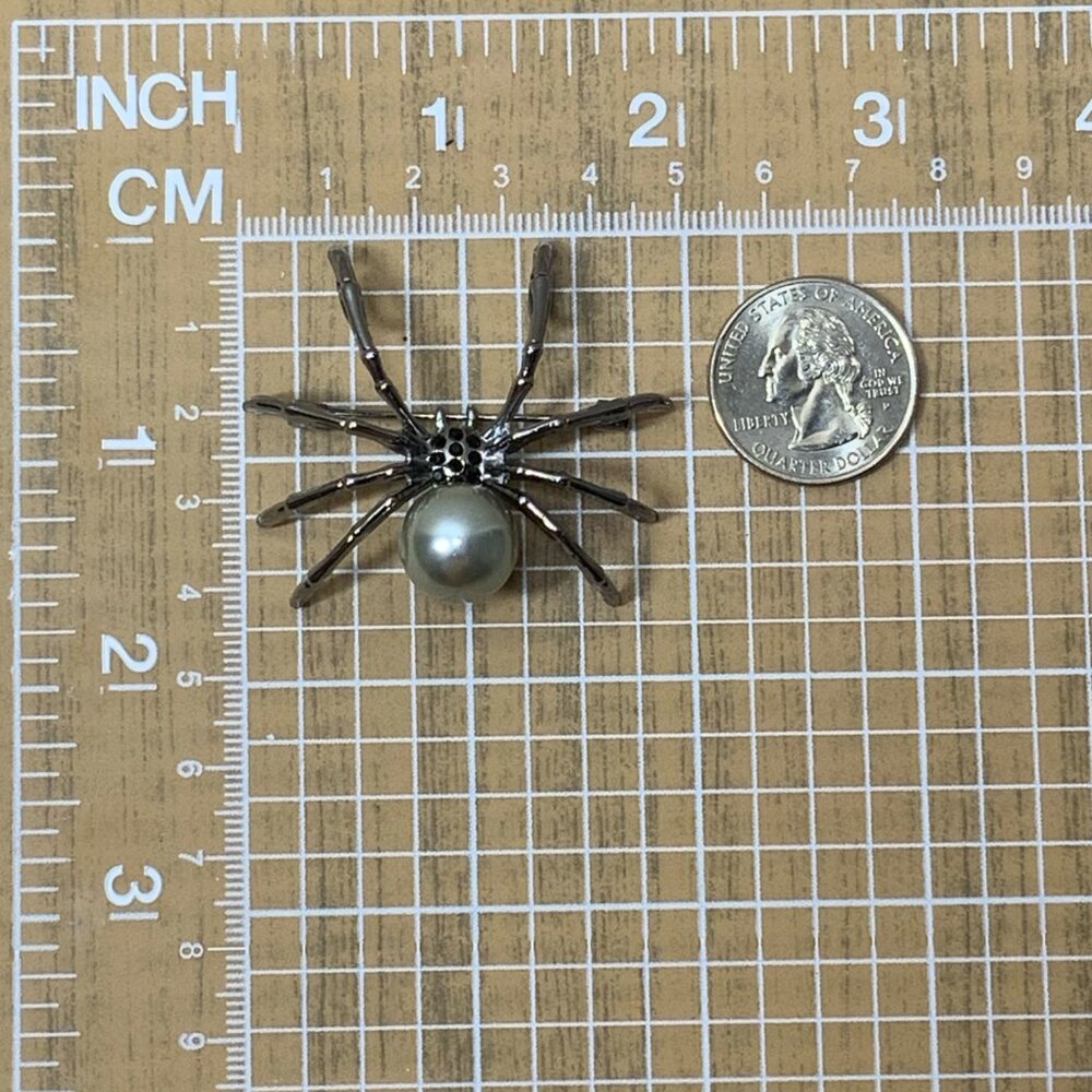 Gunmetal Silvertone Gray Black Spider Pin Brooch Gothic Halloween Faux Pearl - Picture 4 of 6